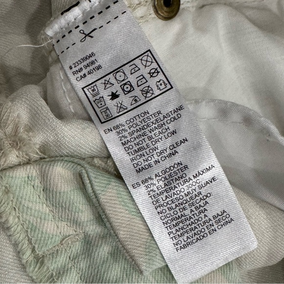 Life in Progress Jeans - Picture 9 of 9